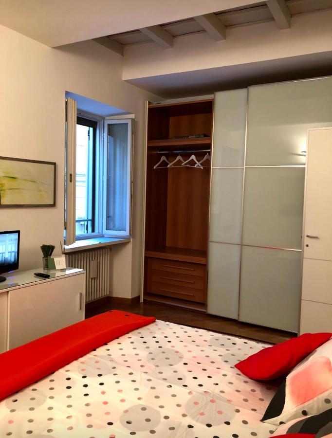 Emma Home Adiacente Alla Piazza Ducale Vigevano Luaran gambar