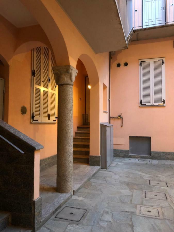 Emma Home Adiacente Alla Piazza Ducale Vigevano Luaran gambar
